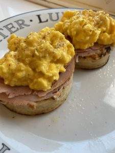 Crumpets with Scrambled eggs & ham Meal Prep